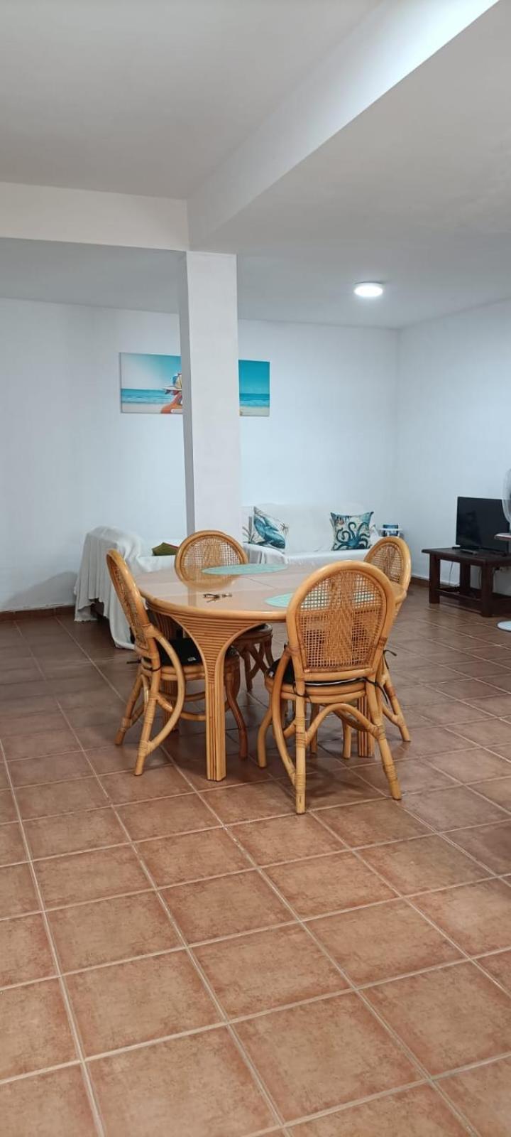 Habitacion Matrimonial En Un Bajo Bano Compartido Areas Compartidas Abades  Luaran gambar